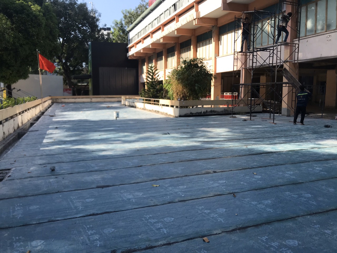 xử lý chống thấm sân thượng đã lát gach tphcm